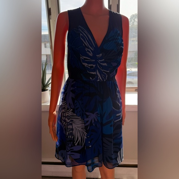 Armani Exchange Navy and White Leaf Print Mini Dress - Picture 1 of 7